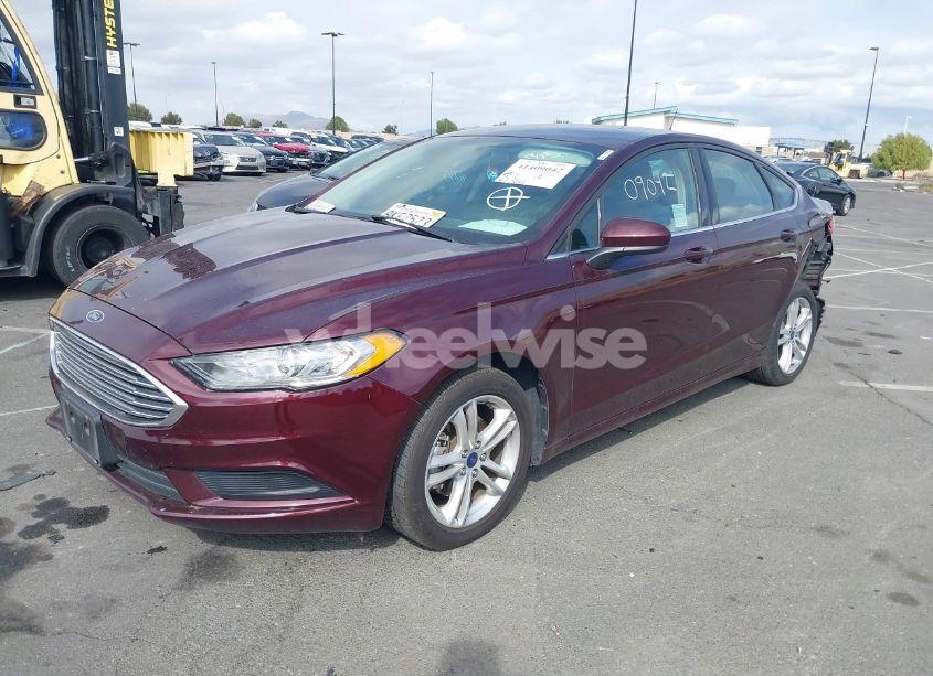 Photo 2 of 2018 Ford Fusion SE (VIN 3FA6P0HD0JR158777)