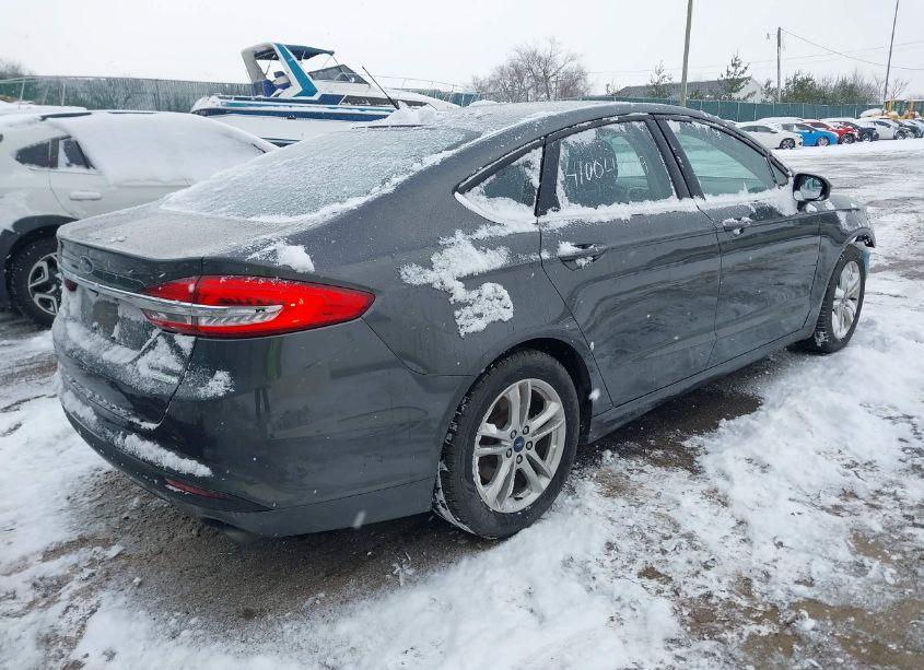 Photo 4 of 2018 Ford Fusion SE (VIN 3FA6P0HD0JR185784)