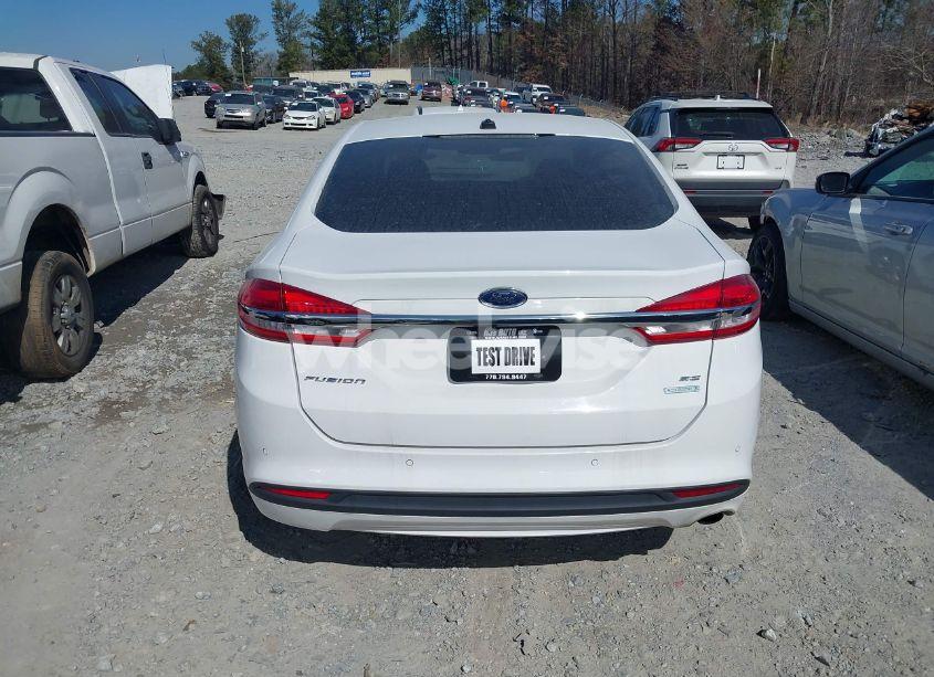 Photo 16 of 2018 Ford Fusion SE (VIN 3FA6P0HD0JR197790)