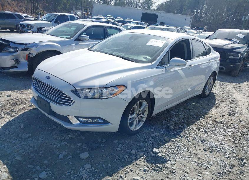 Photo 2 of 2018 Ford Fusion SE (VIN 3FA6P0HD0JR197790)