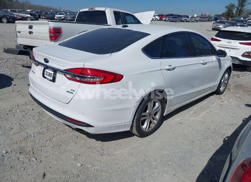 Photo 4 of 2018 Ford Fusion SE (VIN 3FA6P0HD0JR197790)