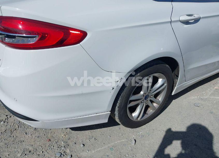 Photo 6 of 2018 Ford Fusion SE (VIN 3FA6P0HD0JR197790)