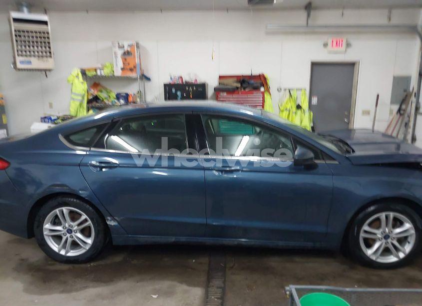 Photo 14 of 2018 Ford Fusion SE (VIN 3FA6P0HD0JR201966)
