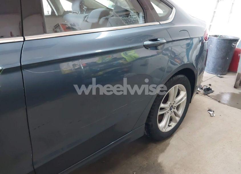 Photo 22 of 2018 Ford Fusion SE (VIN 3FA6P0HD0JR201966)