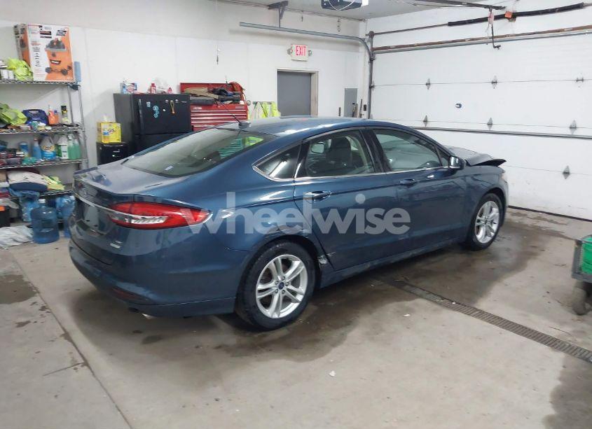 Photo 4 of 2018 Ford Fusion SE (VIN 3FA6P0HD0JR201966)