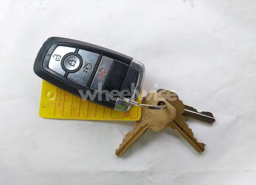 Photo 11 of 2018 Ford Fusion SE (VIN 3FA6P0HD0JR204267)