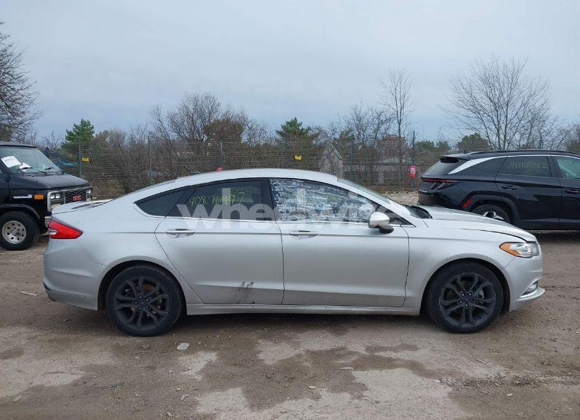 Photo 13 of 2018 Ford Fusion SE (VIN 3FA6P0HD0JR204267)