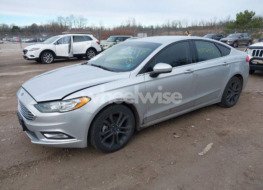 Photo 2 of 2018 Ford Fusion SE (VIN 3FA6P0HD0JR204267)