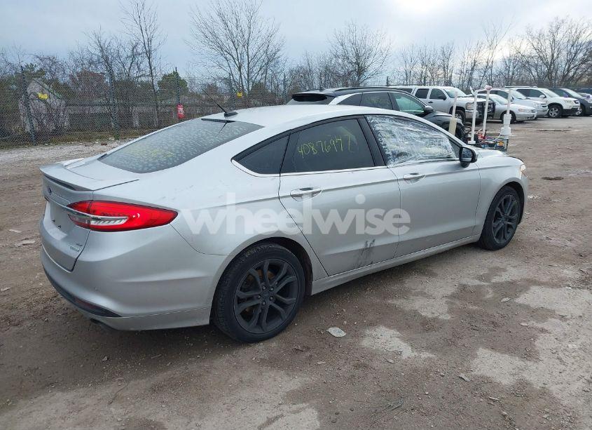 Photo 4 of 2018 Ford Fusion SE (VIN 3FA6P0HD0JR204267)