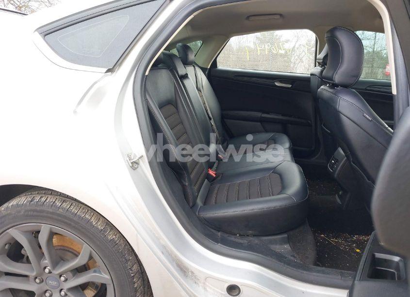 Photo 8 of 2018 Ford Fusion SE (VIN 3FA6P0HD0JR204267)