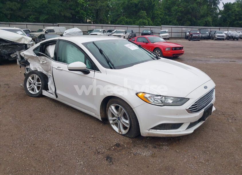 2018 Ford Fusion SE (VIN 3FA6P0HD0JR231758) main photo