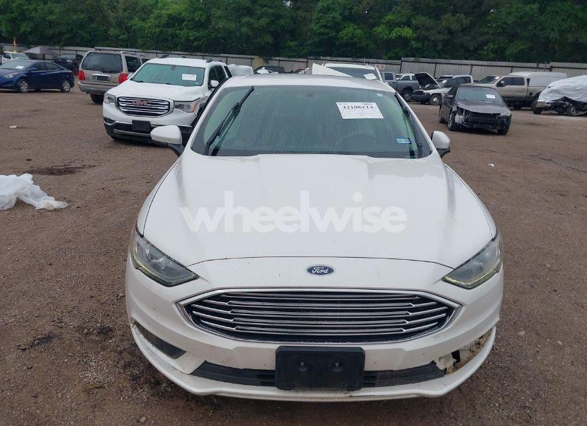 Photo 13 of 2018 Ford Fusion SE (VIN 3FA6P0HD0JR231758)