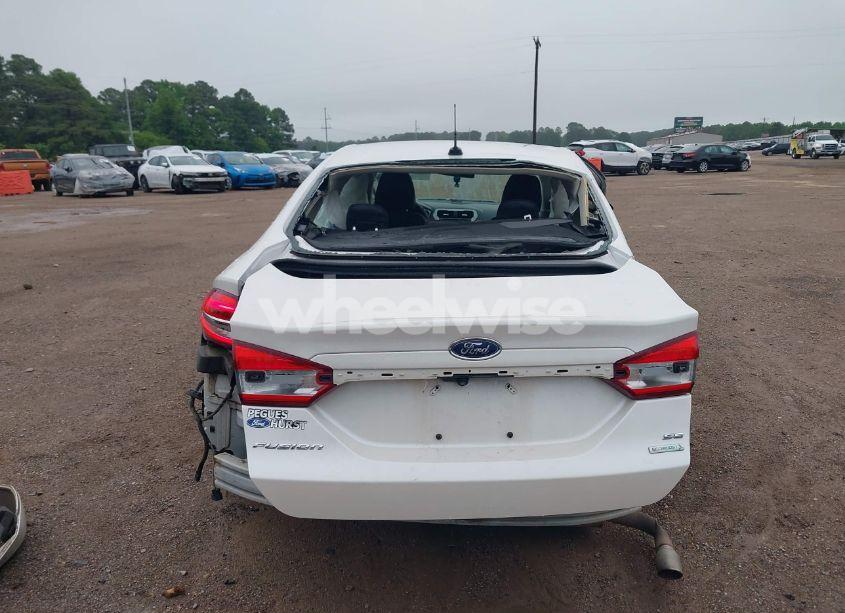 Photo 17 of 2018 Ford Fusion SE (VIN 3FA6P0HD0JR231758)