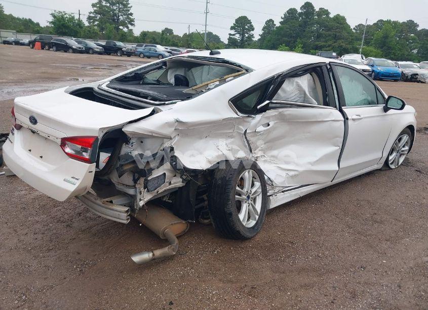Photo 4 of 2018 Ford Fusion SE (VIN 3FA6P0HD0JR231758)