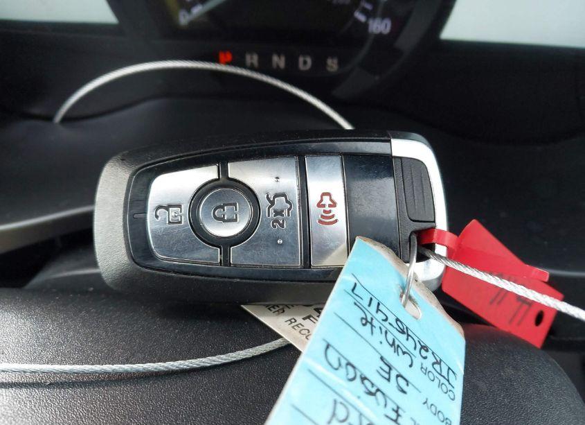 Photo 11 of 2018 Ford Fusion SE (VIN 3FA6P0HD0JR245417)