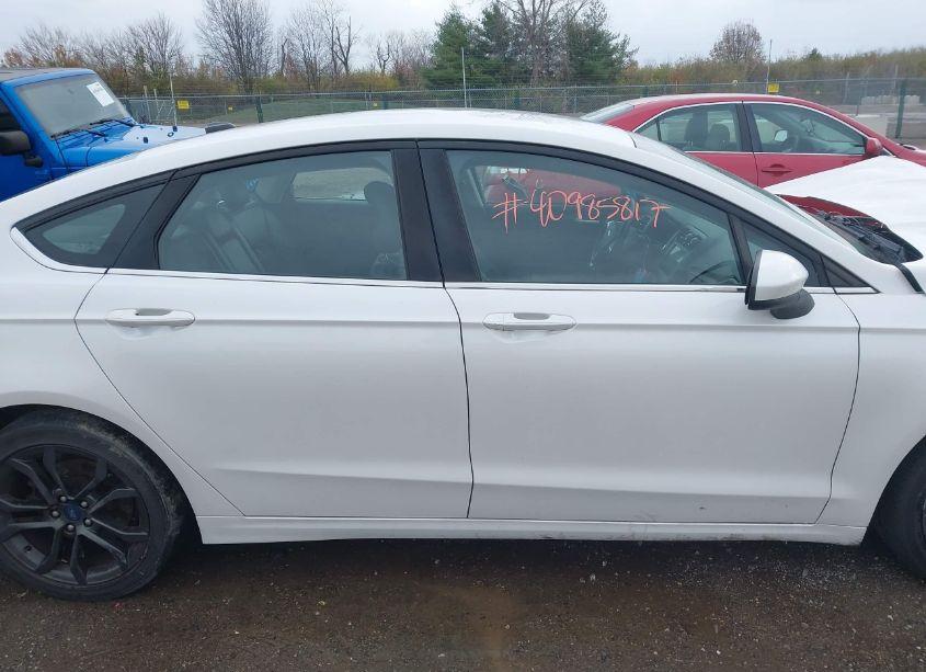 Photo 13 of 2018 Ford Fusion SE (VIN 3FA6P0HD0JR245417)