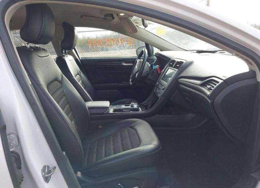 Photo 5 of 2018 Ford Fusion SE (VIN 3FA6P0HD0JR245417)