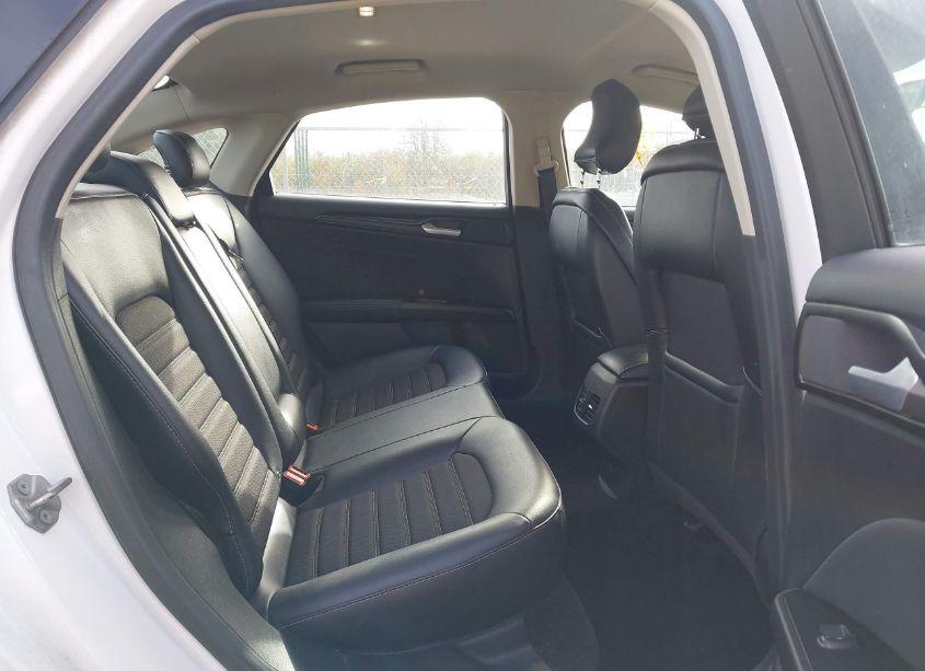 Photo 8 of 2018 Ford Fusion SE (VIN 3FA6P0HD0JR245417)