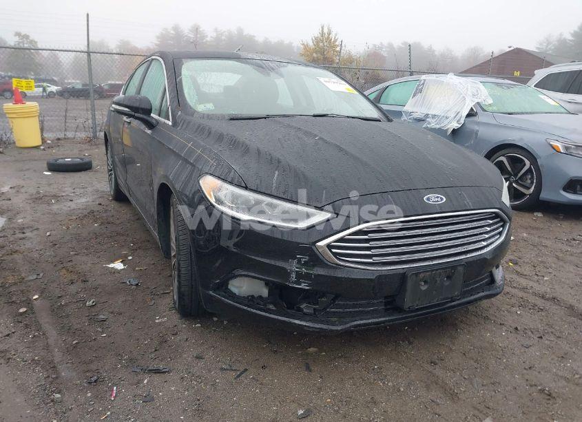 2018 Ford Fusion SE (VIN 3FA6P0HD0JR272178) main photo
