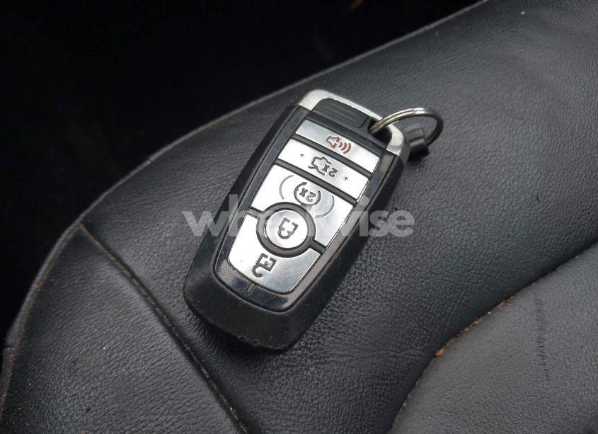 Photo 11 of 2018 Ford Fusion SE (VIN 3FA6P0HD0JR272178)