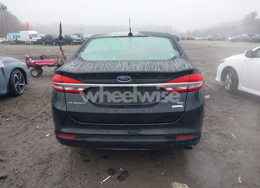 Photo 16 of 2018 Ford Fusion SE (VIN 3FA6P0HD0JR272178)