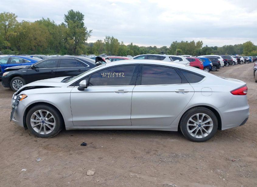 Photo 14 of 2019 Ford Fusion SE (VIN 3FA6P0HD0KR103845)