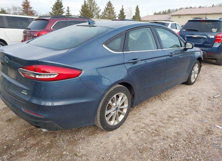 Photo 4 of 2019 Ford Fusion SE (VIN 3FA6P0HD0KR129166)
