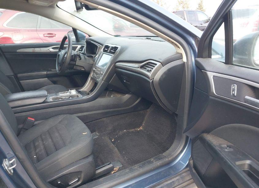 Photo 5 of 2019 Ford Fusion SE (VIN 3FA6P0HD0KR129166)