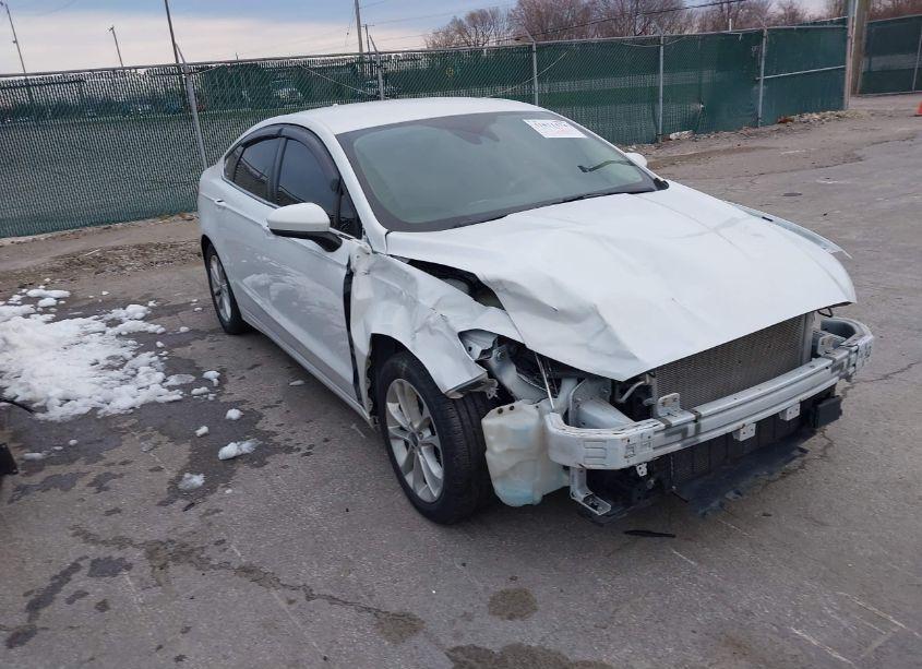 2019 Ford Fusion SE (VIN 3FA6P0HD0KR130480) main photo
