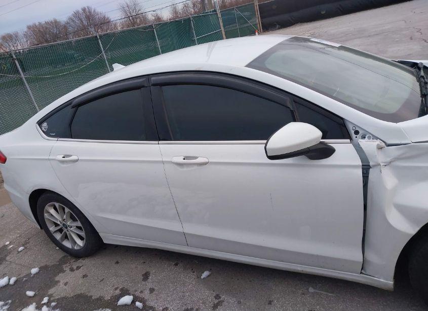 Photo 13 of 2019 Ford Fusion SE (VIN 3FA6P0HD0KR130480)