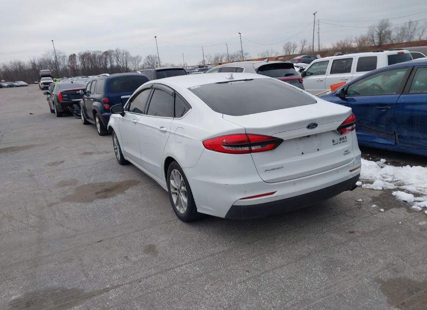 Photo 3 of 2019 Ford Fusion SE (VIN 3FA6P0HD0KR130480)