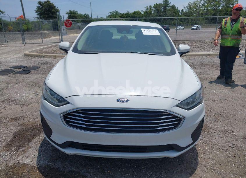 Photo 12 of 2019 Ford Fusion SE (VIN 3FA6P0HD0KR145819)