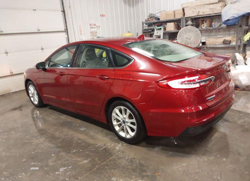 Photo 3 of 2019 Ford Fusion SE (VIN 3FA6P0HD0KR198939)