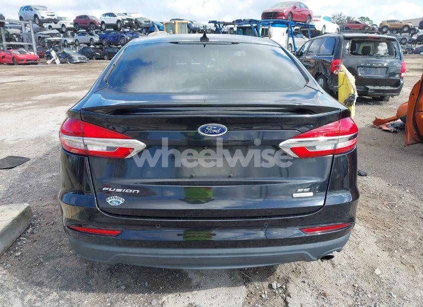 Photo 17 of 2019 Ford Fusion SE (VIN 3FA6P0HD0KR229543)