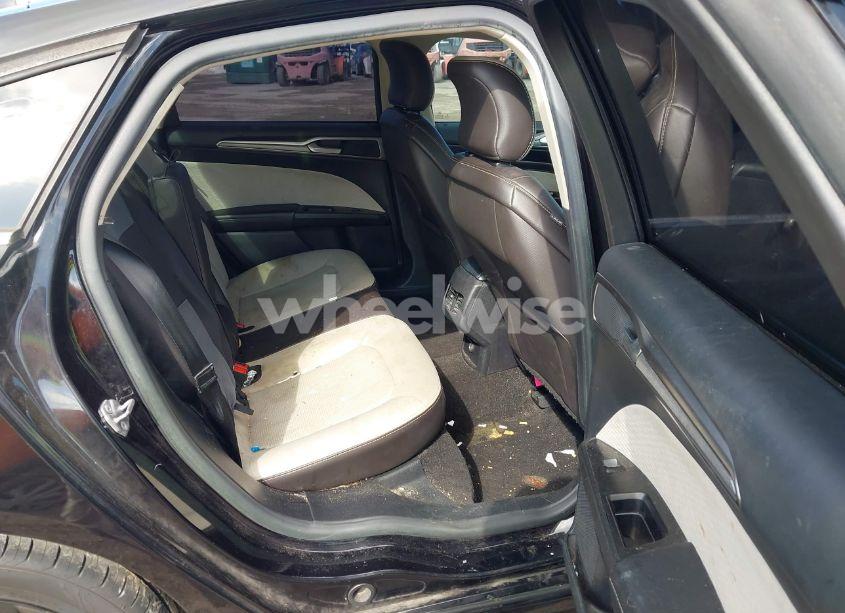 Photo 8 of 2019 Ford Fusion SE (VIN 3FA6P0HD0KR229543)