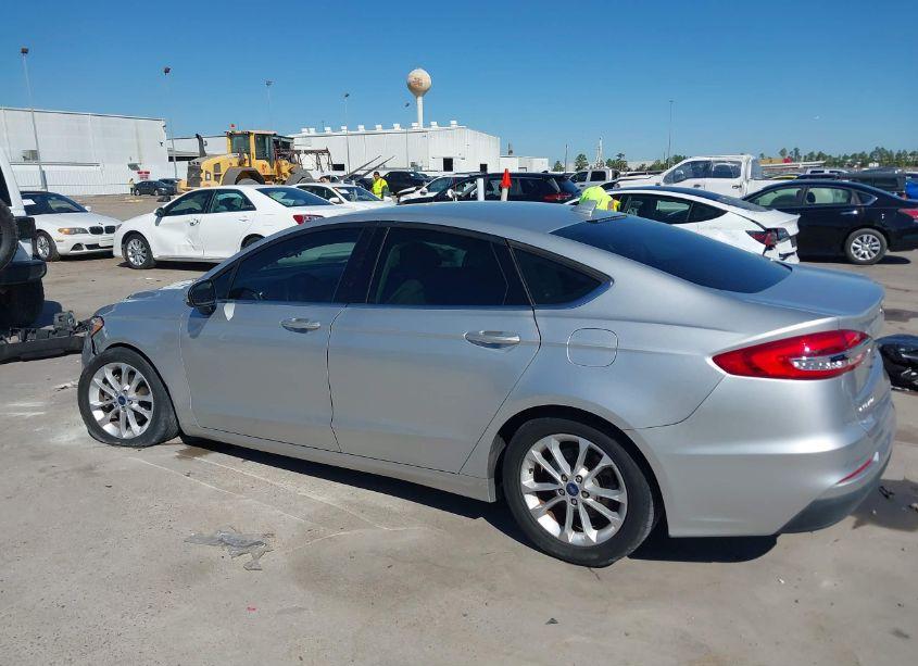 Photo 13 of 2019 Ford Fusion SE (VIN 3FA6P0HD0KR255429)