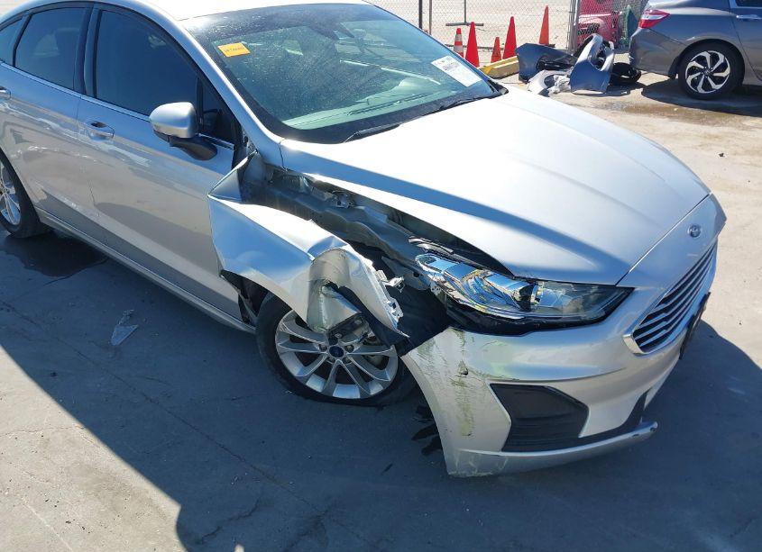Photo 6 of 2019 Ford Fusion SE (VIN 3FA6P0HD0KR255429)