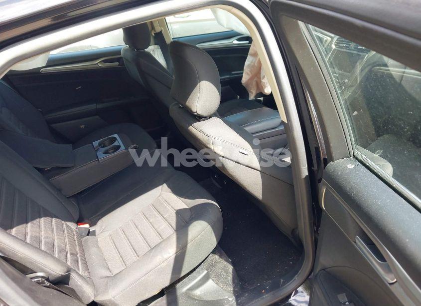 Photo 8 of 2019 Ford Fusion SE (VIN 3FA6P0HD0KR268083)