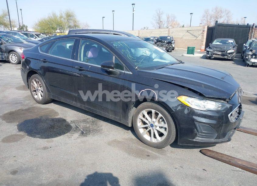 2020 Ford Fusion SE (VIN 3FA6P0HD0LR113227) main photo