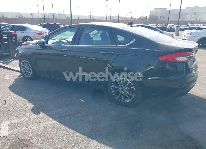 Photo 3 of 2020 Ford Fusion SE (VIN 3FA6P0HD0LR113227)