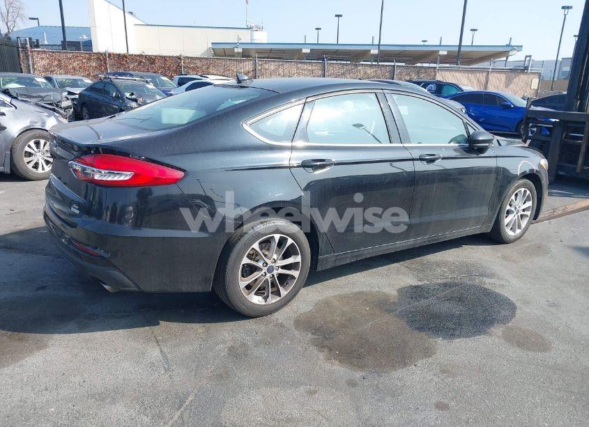 Photo 4 of 2020 Ford Fusion SE (VIN 3FA6P0HD0LR113227)