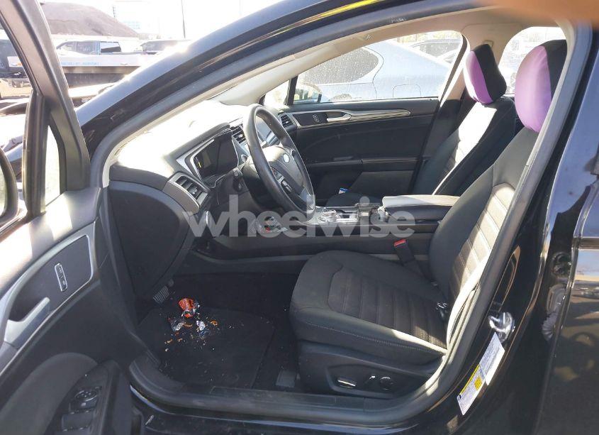 Photo 5 of 2020 Ford Fusion SE (VIN 3FA6P0HD0LR113227)