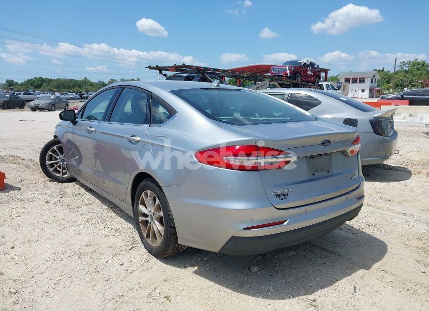 Photo 3 of 2020 Ford Fusion SE (VIN 3FA6P0HD0LR150679)