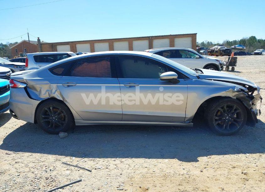 Photo 13 of 2020 Ford Fusion SE (VIN 3FA6P0HD0LR163786)