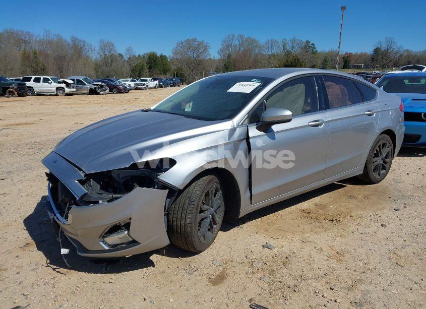 Photo 2 of 2020 Ford Fusion SE (VIN 3FA6P0HD0LR163786)
