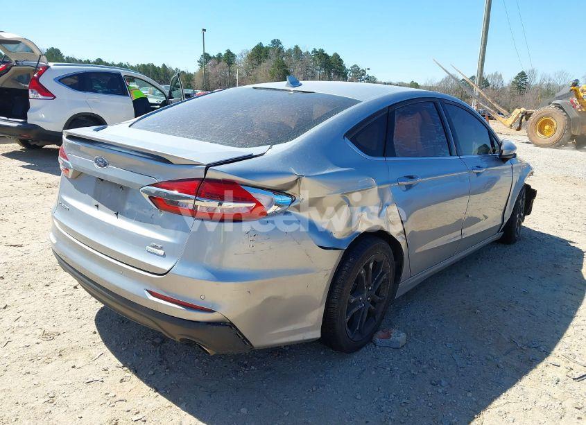 Photo 4 of 2020 Ford Fusion SE (VIN 3FA6P0HD0LR163786)