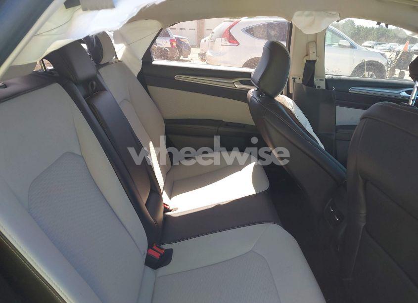 Photo 8 of 2020 Ford Fusion SE (VIN 3FA6P0HD0LR163786)