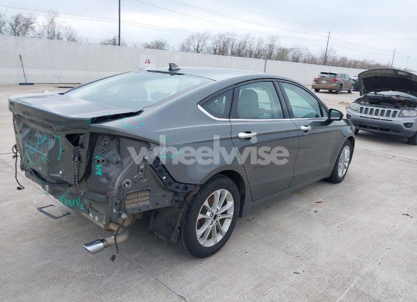 Photo 4 of 2020 Ford Fusion SE (VIN 3FA6P0HD0LR168292)