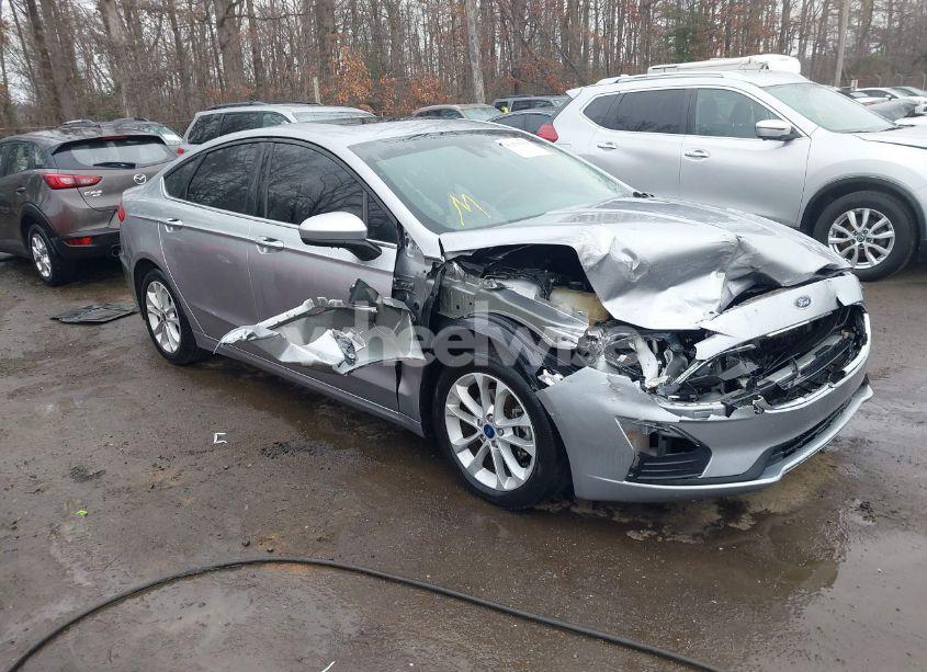 2020 Ford Fusion SE (VIN 3FA6P0HD0LR202599) main photo