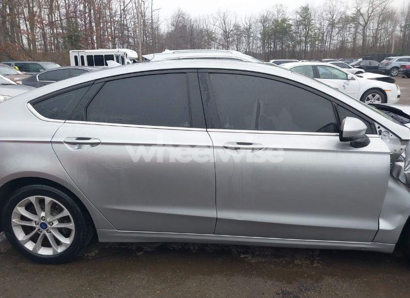 Photo 13 of 2020 Ford Fusion SE (VIN 3FA6P0HD0LR202599)